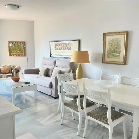 Frente A Playa Dona Sofia D Apartment *